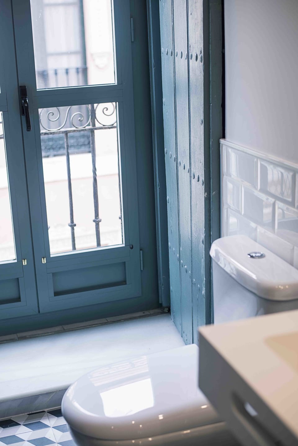 Deluxe Double Room, Balcony | Bathroom | Shower, free toiletries, hair dryer, towels