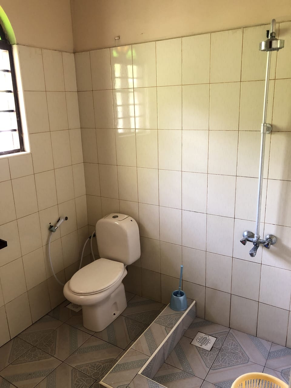 Shower, free toiletries, towels, soap