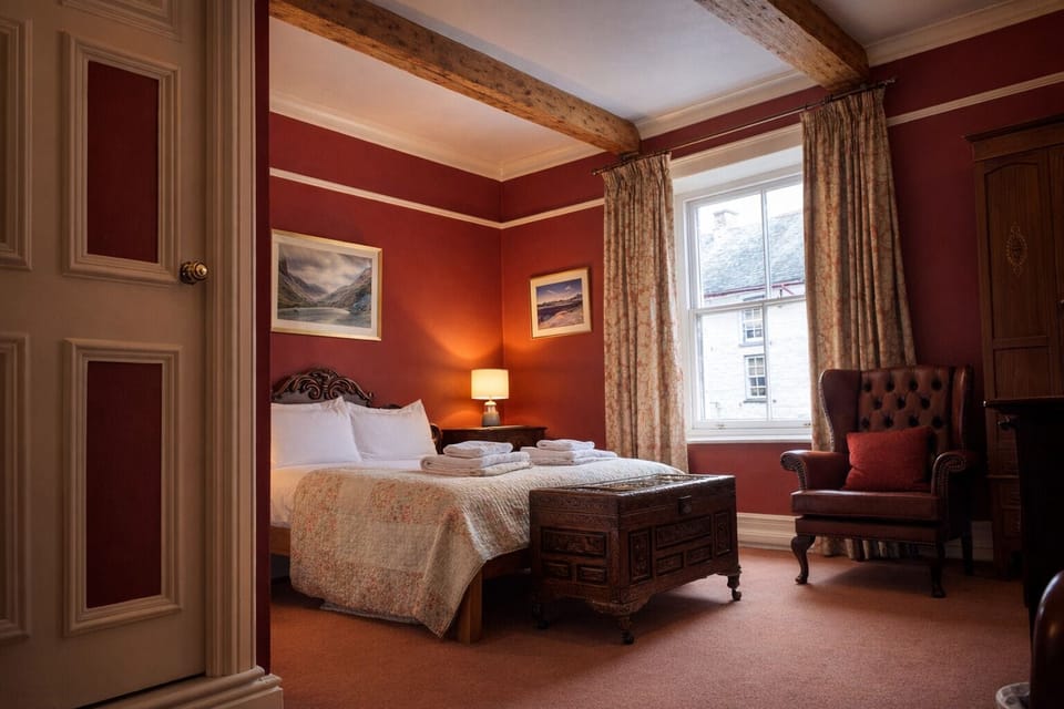 Superior Double Room | Desk, laptop workspace, iron/ironing board, free cribs/infant beds