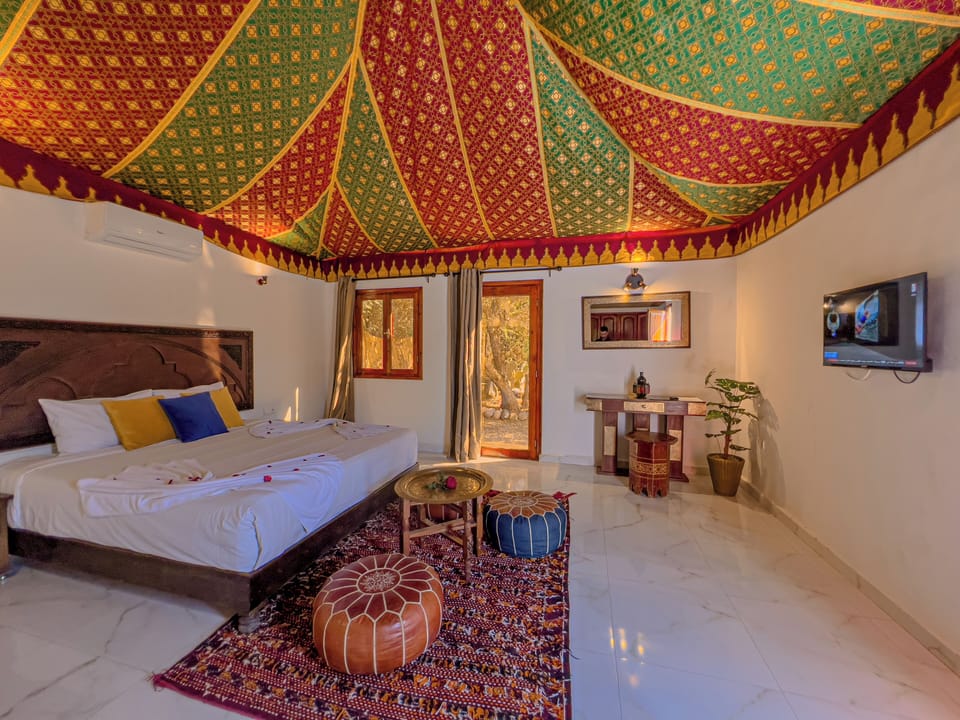 Superior Room, 1 Bedroom, Non Smoking | Premium bedding, in-room safe, individually decorated