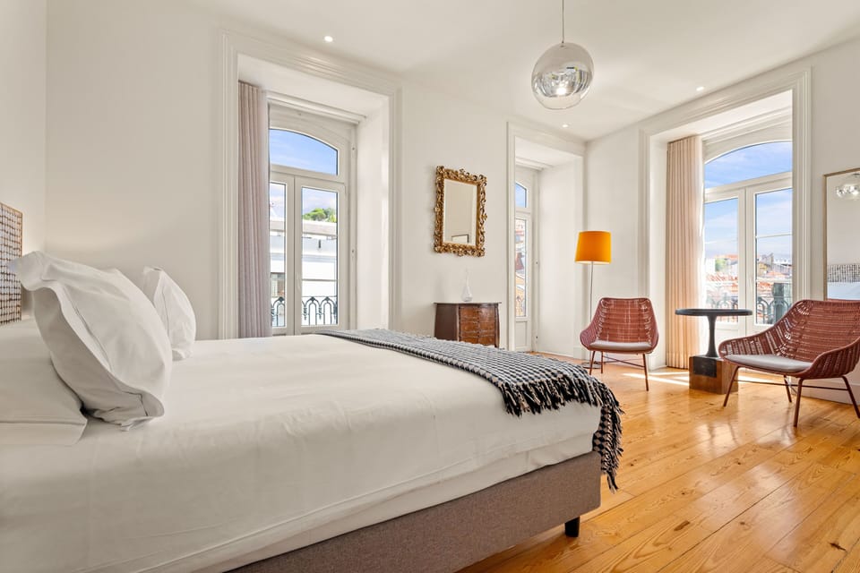 Junior Suite | Hypo-allergenic bedding, minibar, in-room safe, desk