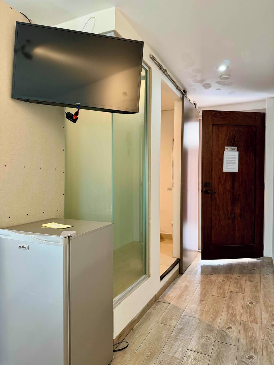 Double Room, 1 Double Bed | Bathroom | Shower, free toiletries, hair dryer, towels
