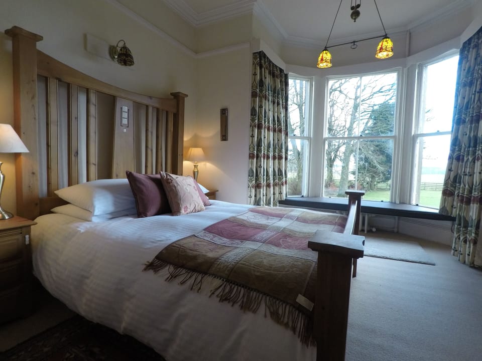 Traditional House, 3 Bedrooms | Premium bedding, memory foam beds, iron/ironing board, free WiFi