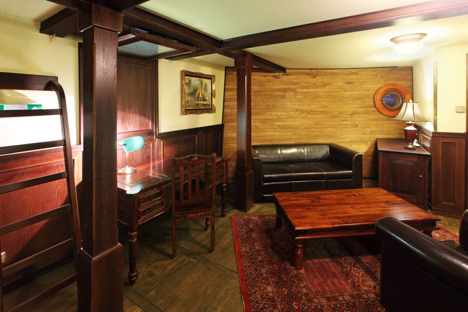 Junior Suite | Living area | Smart TV