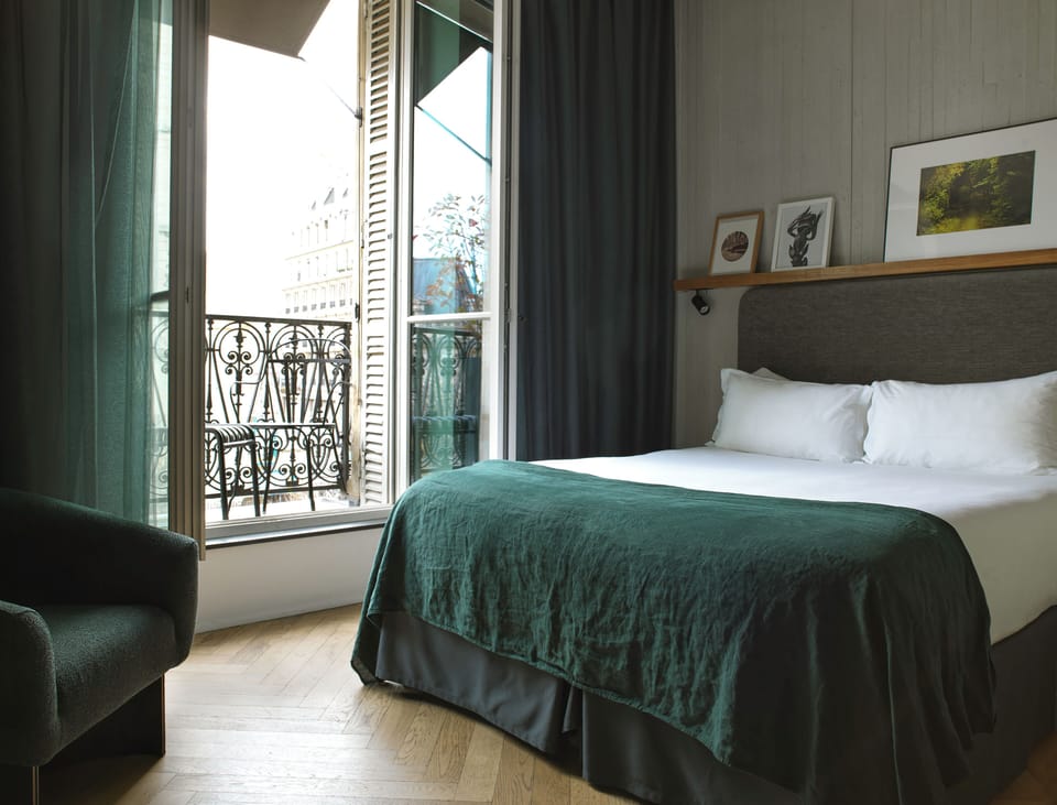 Studio | Premium bedding, minibar, in-room safe, desk