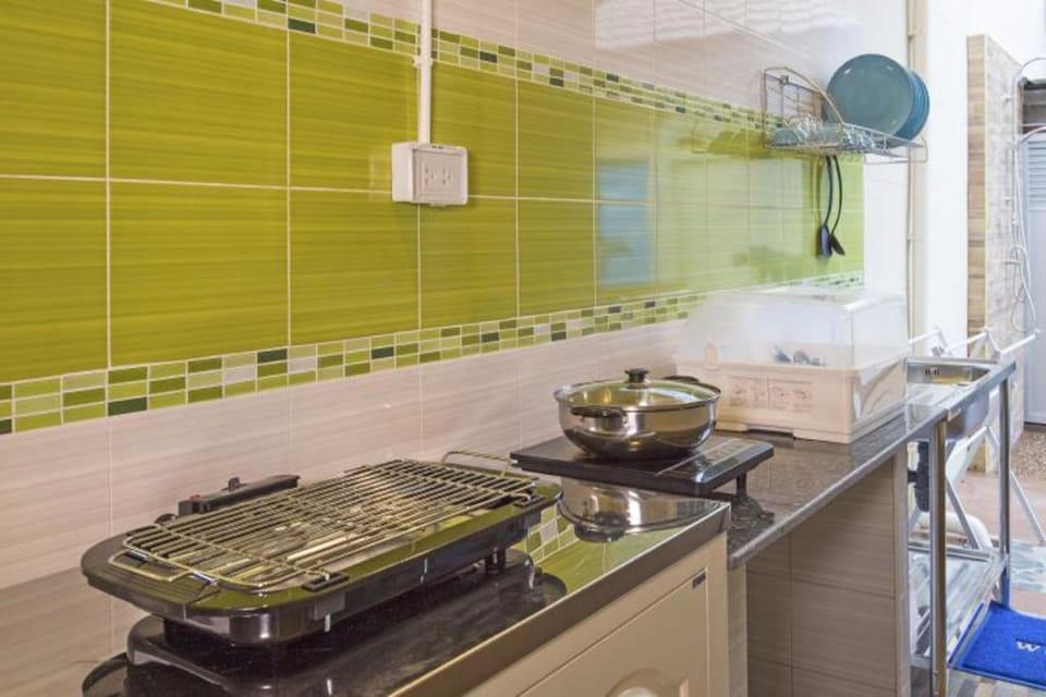 Fridge, microwave, stovetop, coffee/tea maker