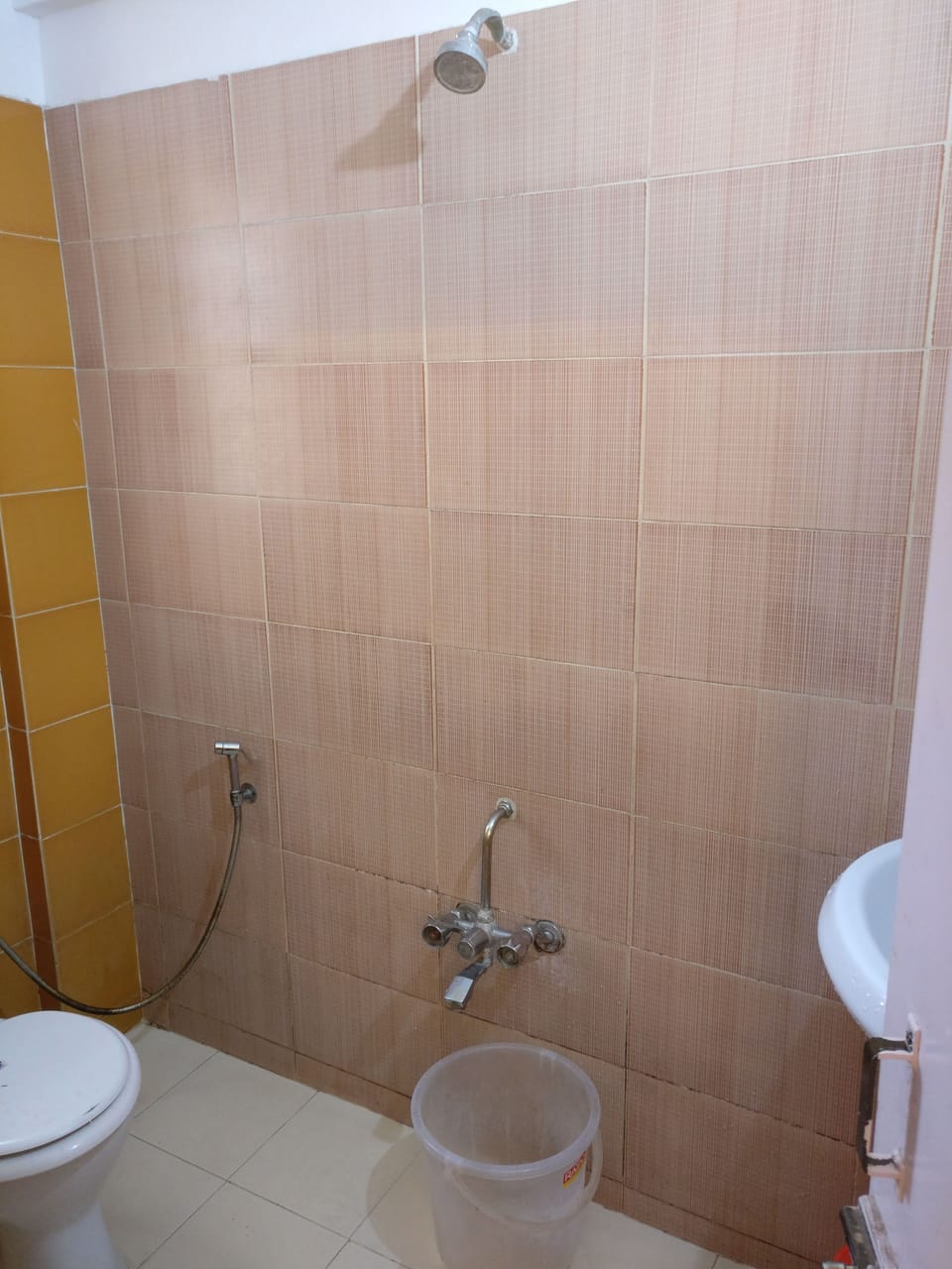 Superior Room, 1 Bedroom (Non A/C) | Bathroom | Shower, free toiletries, towels, soap