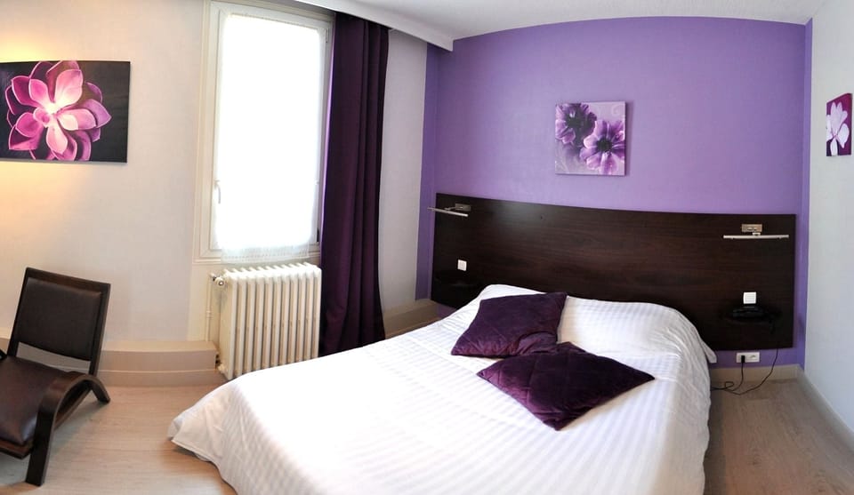 Standard Double Room | In-room safe, soundproofing, free WiFi