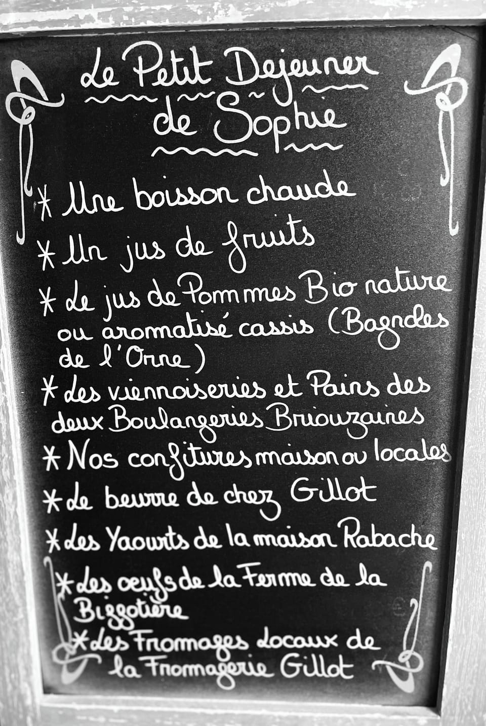 Continental breakfast for a fee on weekdays