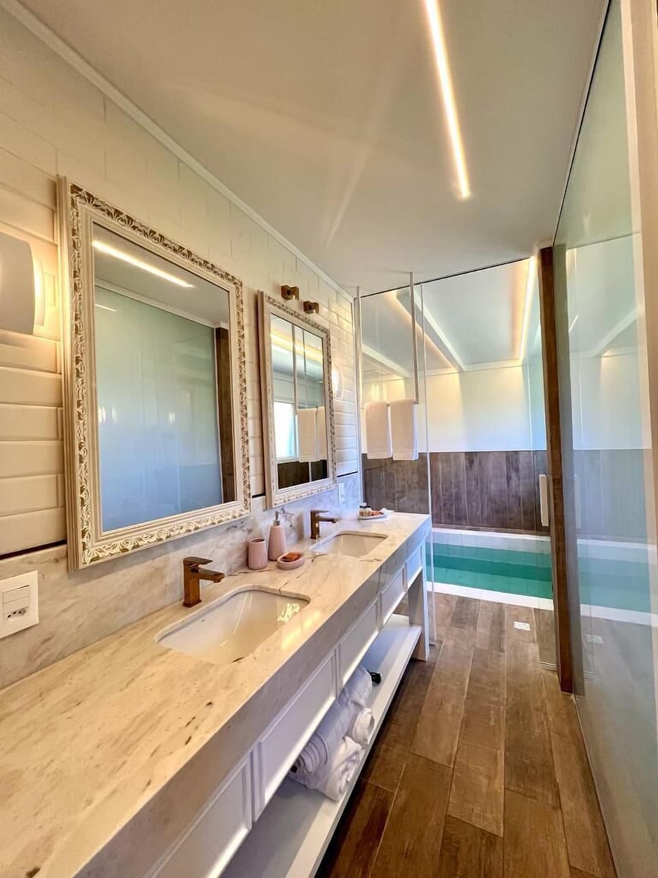 Theme Chalet with Pool | Bathroom | Designer toiletries, hair dryer, bathrobes, slippers