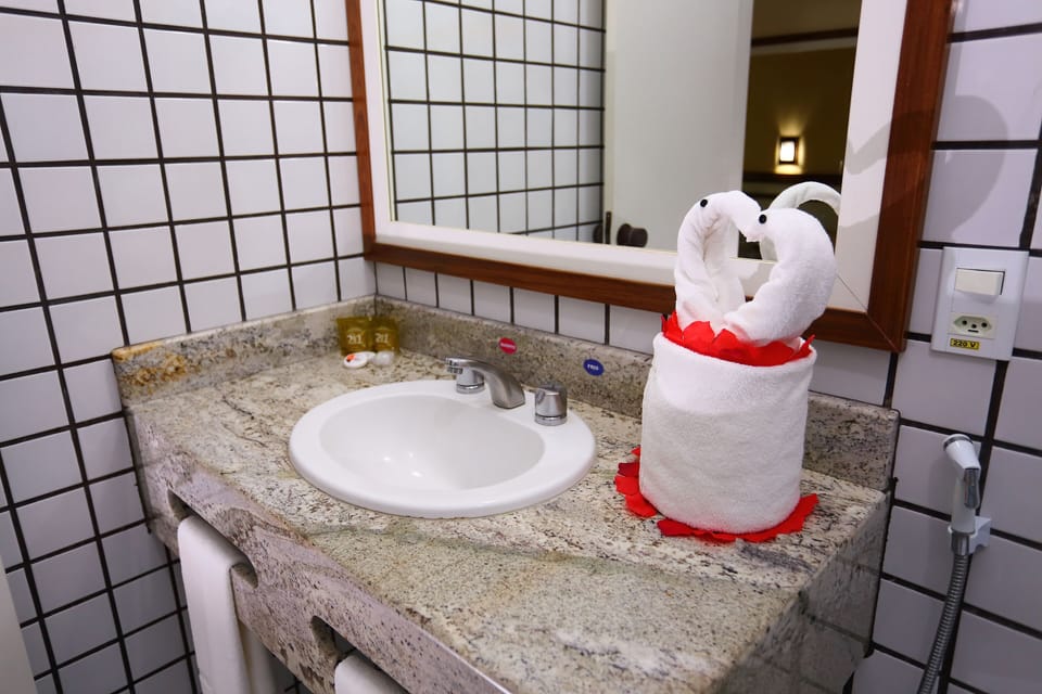 Standard Room | Bathroom | Shower, towels