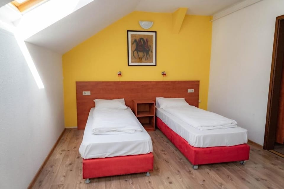 Standard Twin Room | Hypo-allergenic bedding, blackout drapes, free WiFi