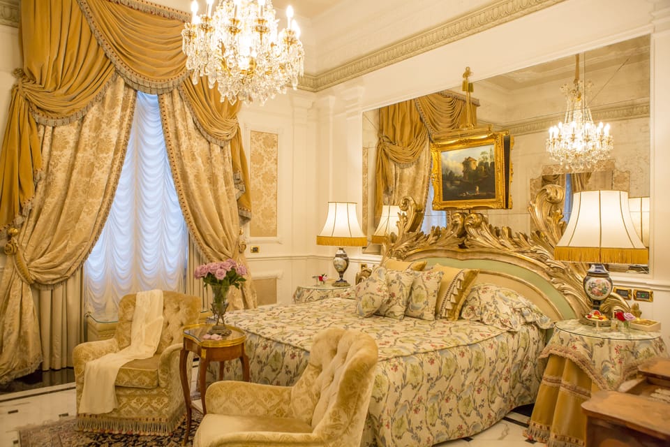 Royal Suite | Premium bedding, minibar, in-room safe, individually furnished