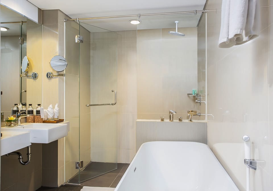 Pesonna Suite | Deep soaking bathtub