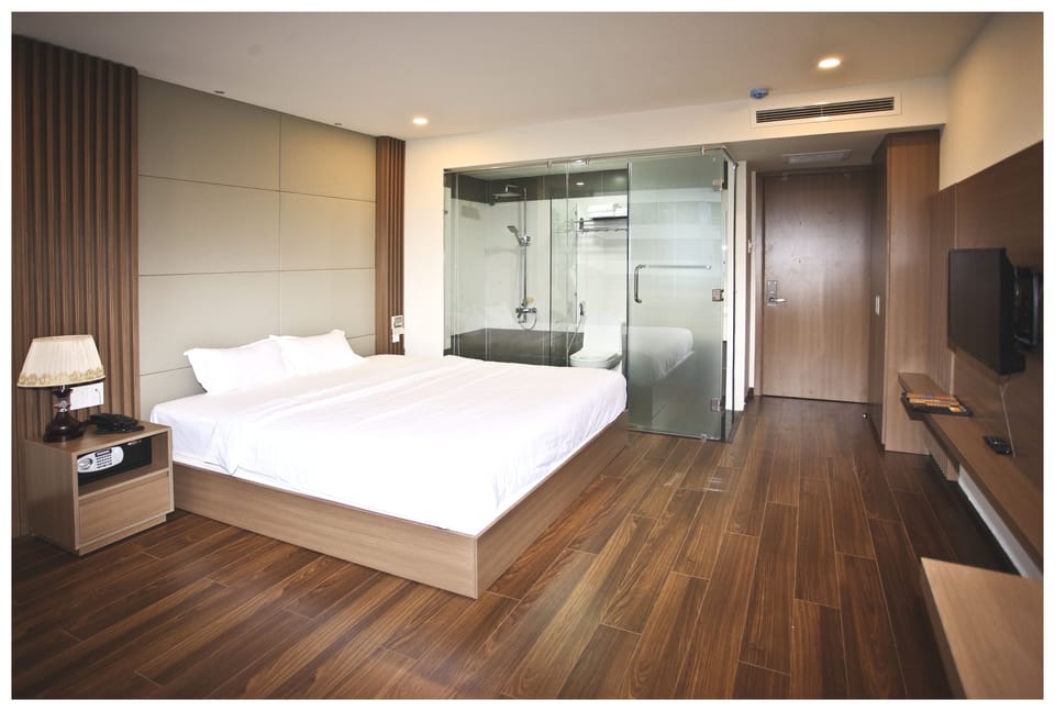 Deluxe Double Room | Minibar, in-room safe, desk, soundproofing