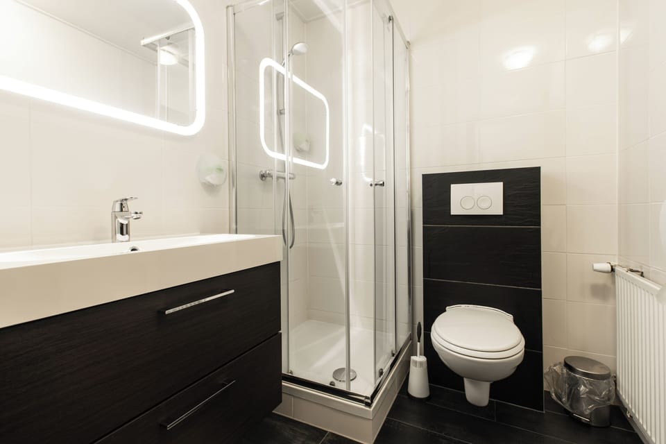 Double Room | Bathroom | Free toiletries, towels, soap, shampoo
