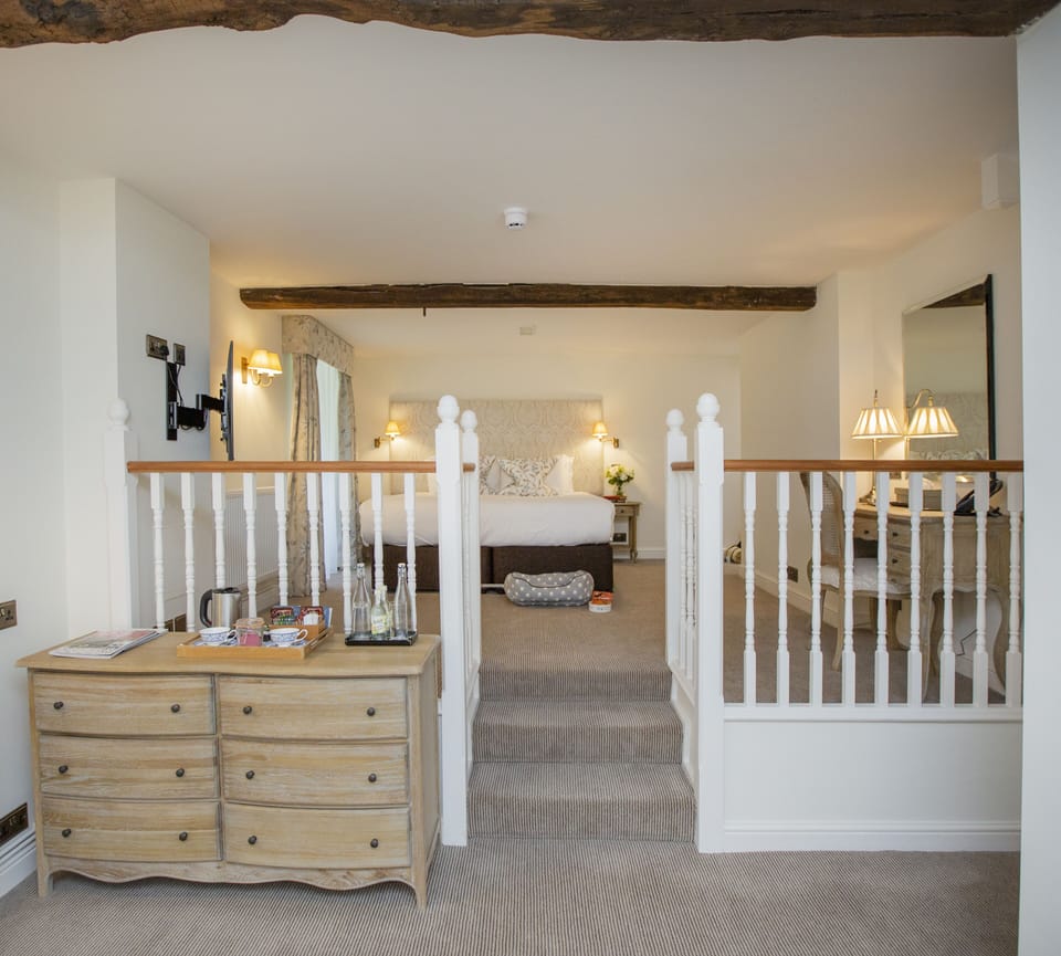 Superior Double Room | Living area | Flat-screen TV