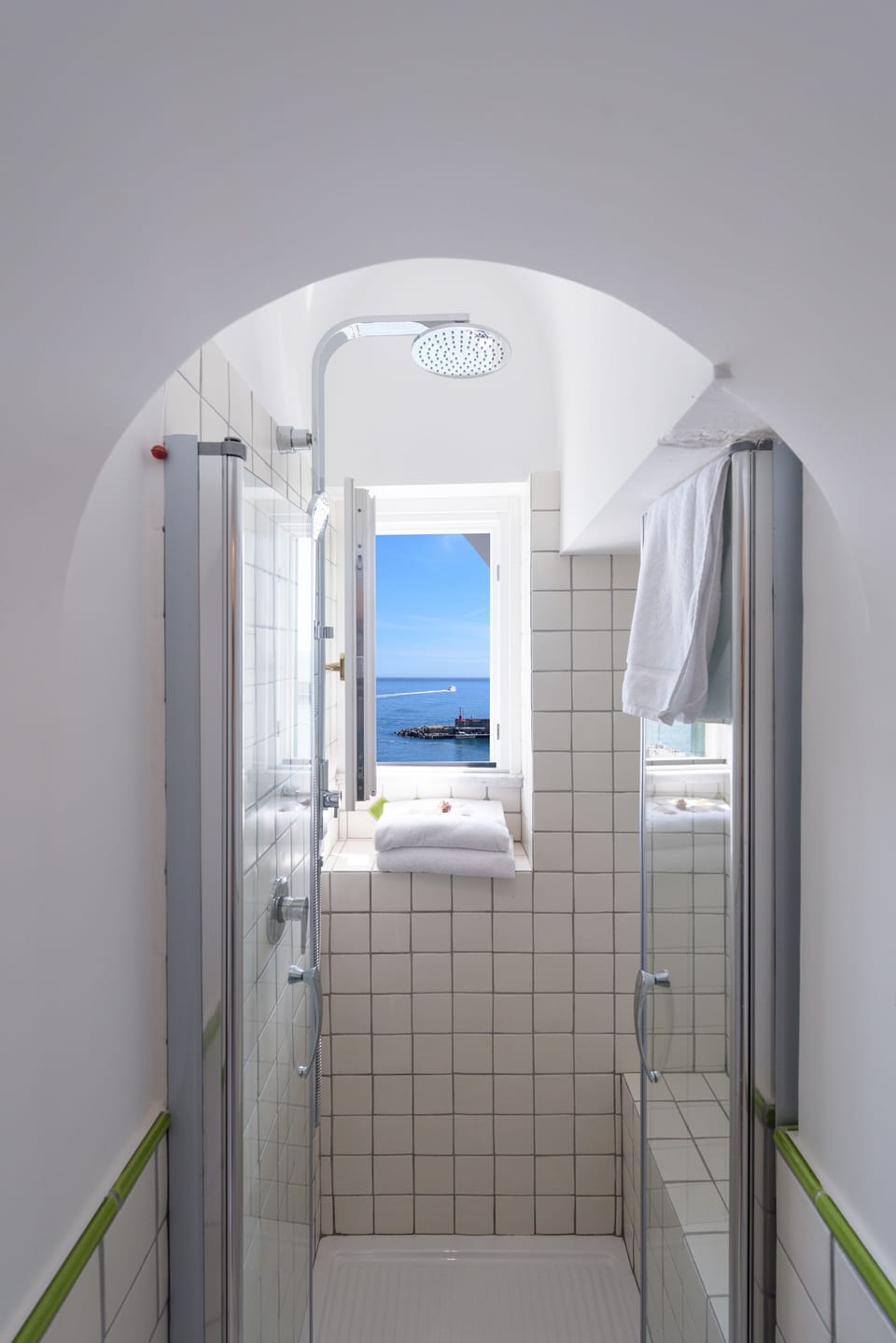 Superior Double Room, Sea View | Bathroom | Shower, rainfall showerhead, hair dryer, bidet