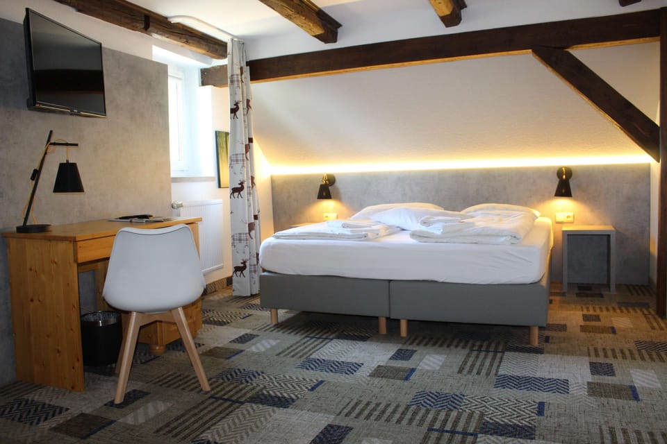Double Room | Down comforters, desk, cribs/infant beds, free WiFi