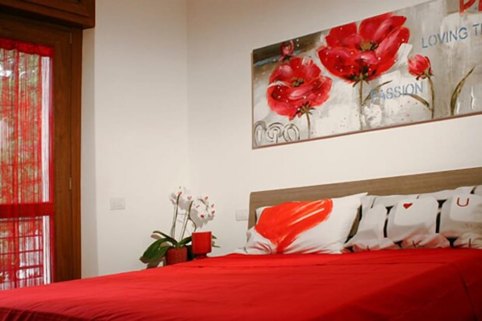 Double or Twin Room, Shared Bathroom | Desk, free cribs/infant beds, rollaway beds, free WiFi