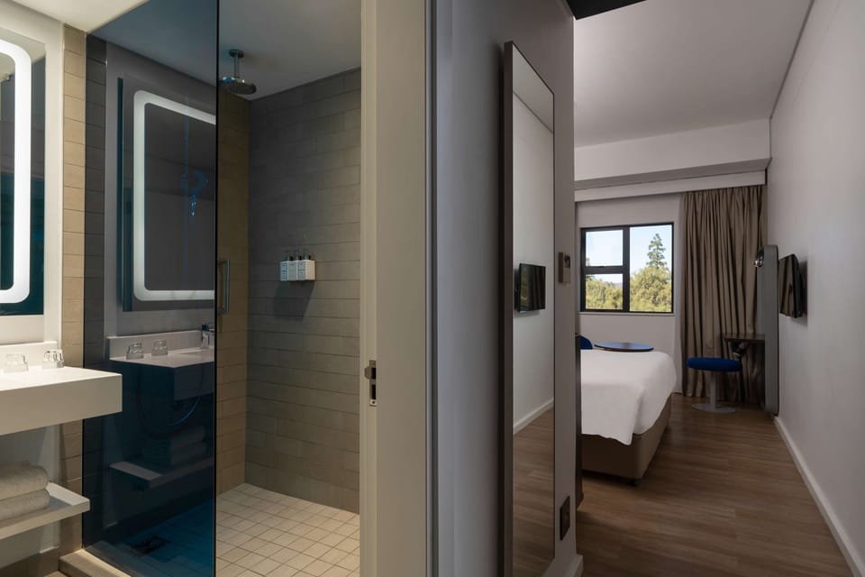 In-room safe, desk, laptop workspace, WiFi (free)