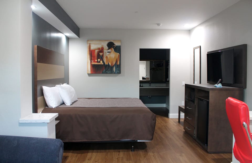 Premium bedding, desk, soundproofing, iron/ironing board