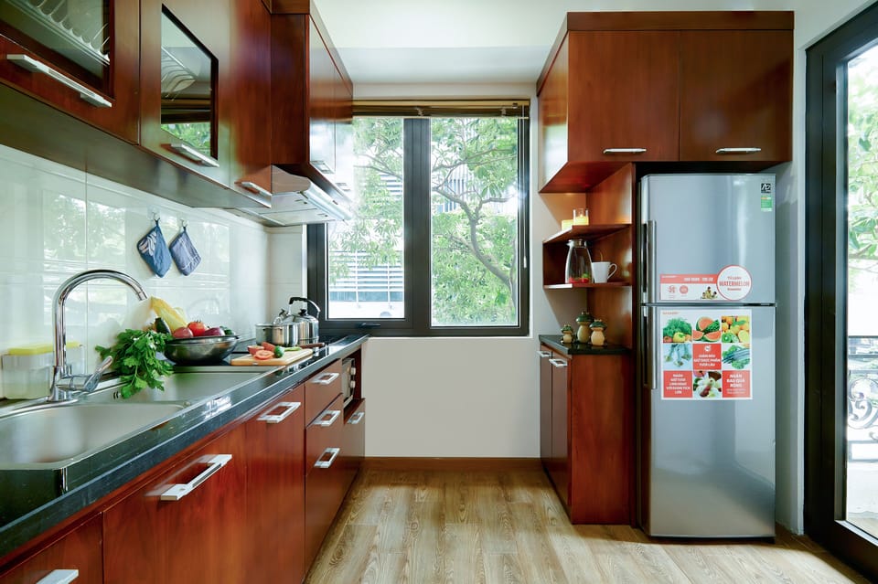 Fridge, microwave, oven, stovetop