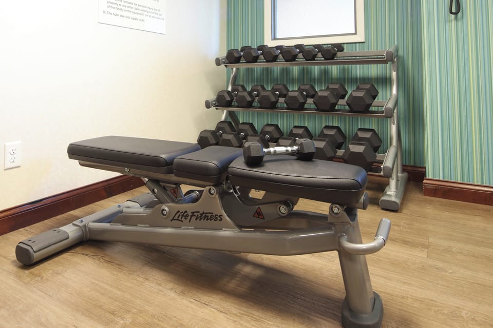 Holiday Inn Express Hotel & Suites Cincinnati Se Newport by IHG Hotel in Bellevue