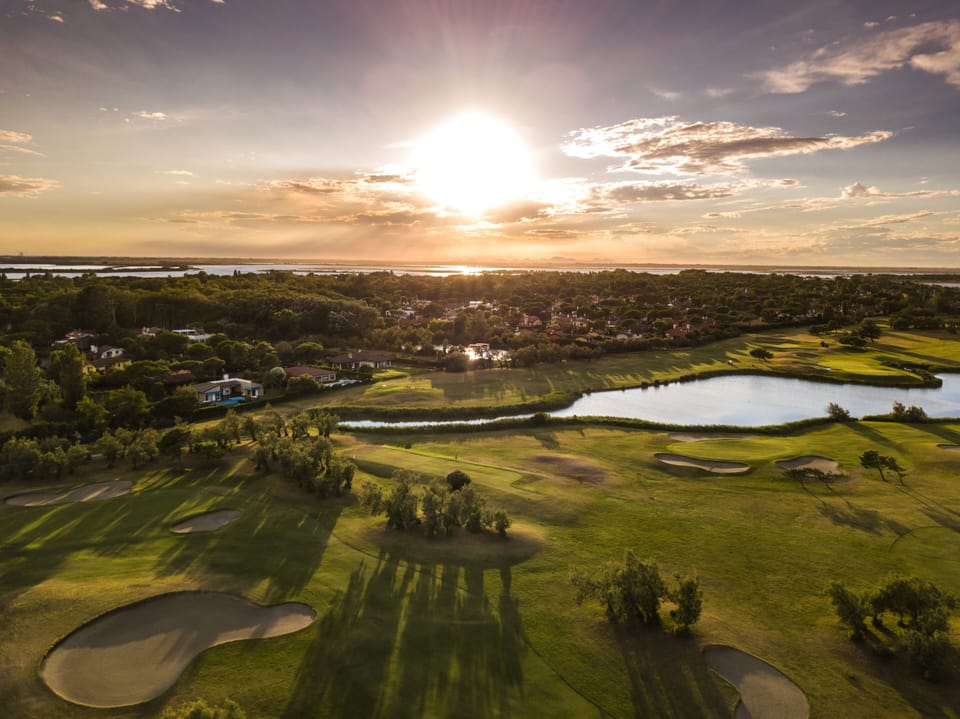 Superior Double Room, 1 Double Bed | Golf view