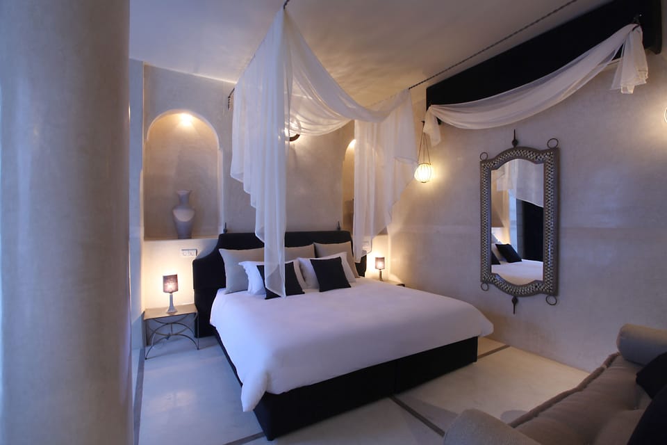 Deluxe Suite | Premium bedding, in-room safe, blackout drapes, free cribs/infant beds