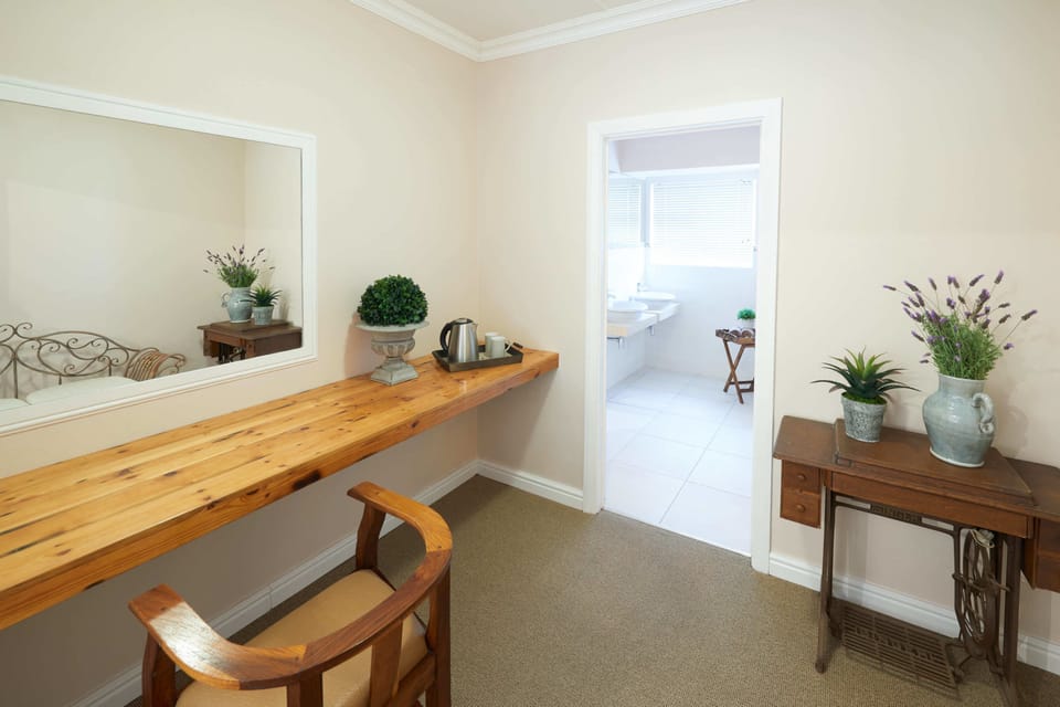 Luxury Suite, 1 Bedroom, Private Bathroom, Pool View | Premium bedding, down comforters, memory foam beds, in-room safe