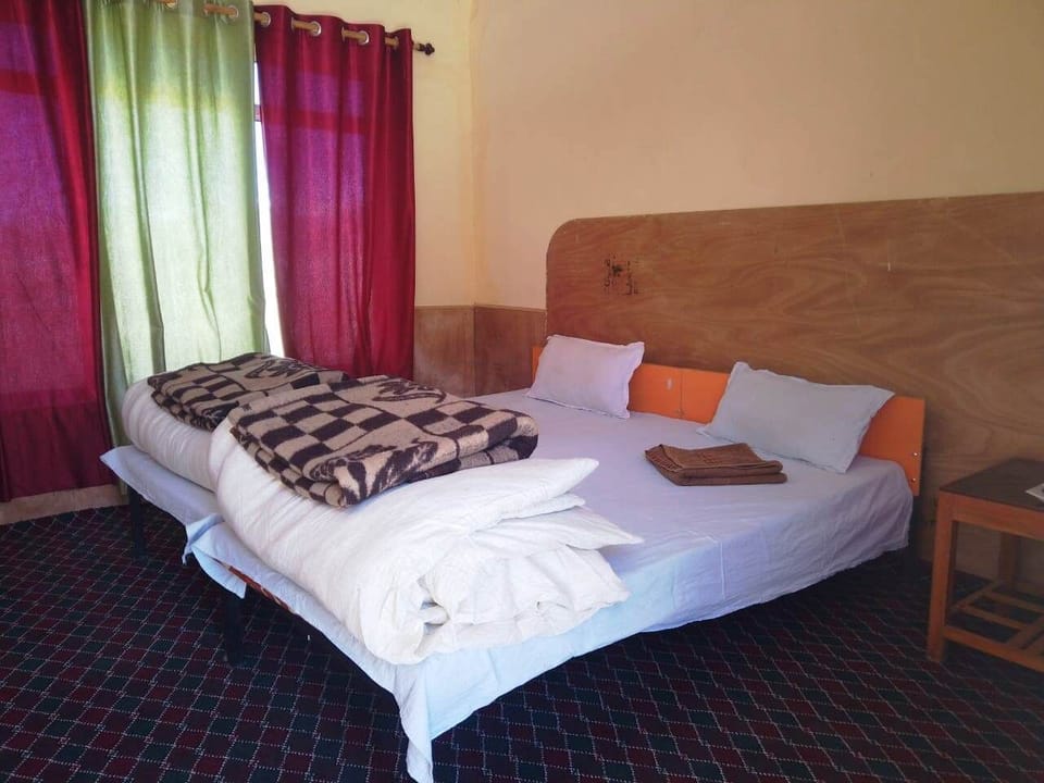 Rollaway beds (free), bed sheets