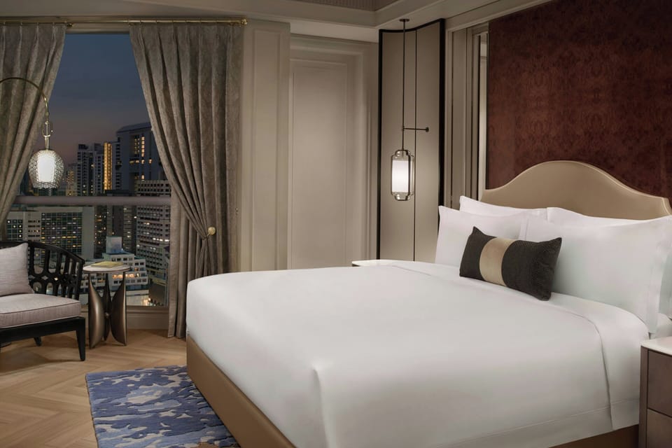 Suite, 1 King Bed, Garden View | 1 bedroom, premium bedding, minibar, in-room safe
