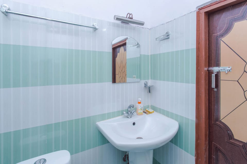 Super Deluxe Room | Bathroom | Shower, free toiletries, towels