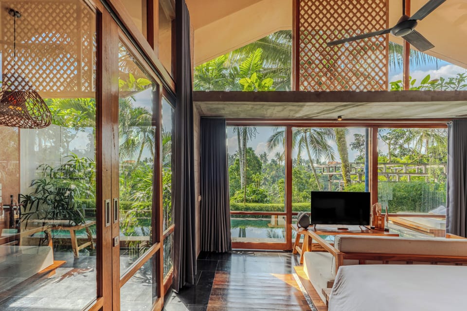 Romance Royal Pool Villa | Premium bedding, minibar, in-room safe, desk