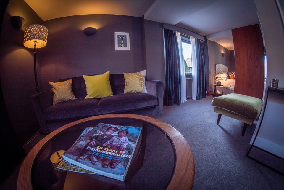 Suite | Living area | Flat-screen TV