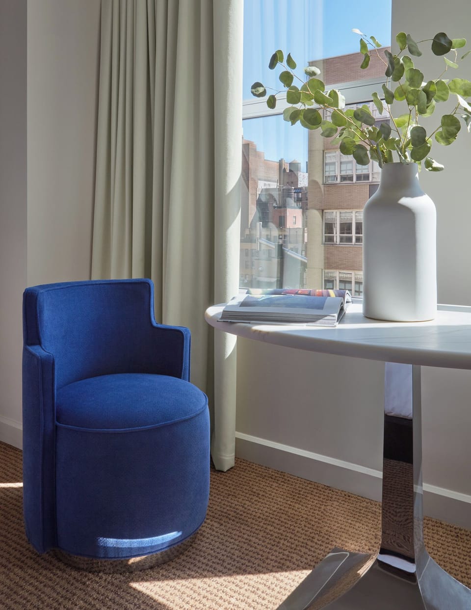 Premier Studio, 1 King Bed | Premium bedding, free minibar, in-room safe, desk