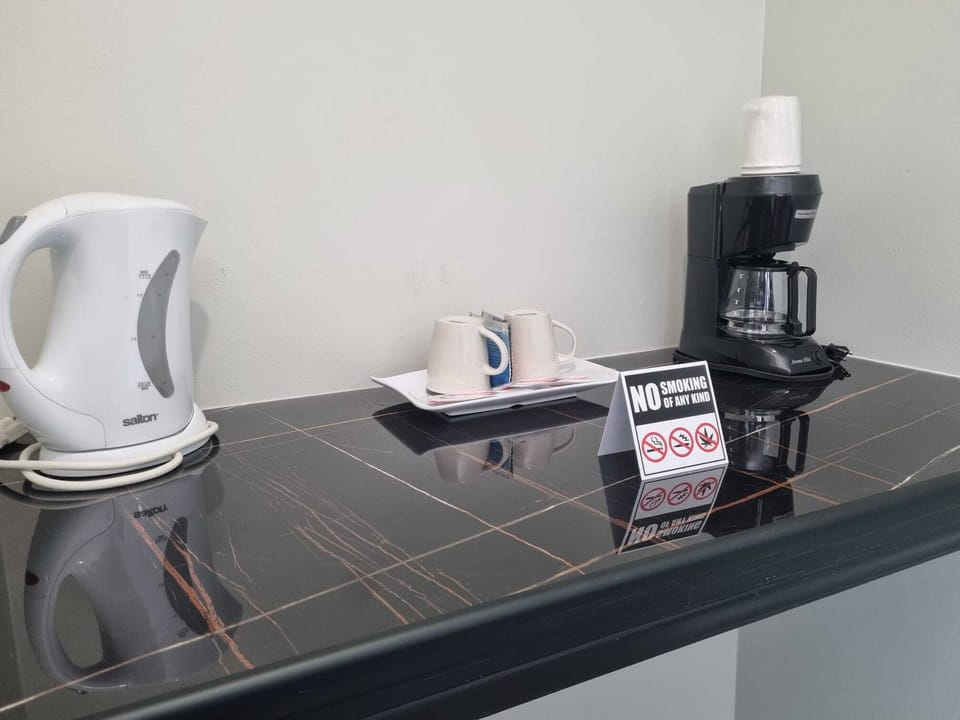 Standard Room, 1 King Bed | Desk, free WiFi, bed sheets