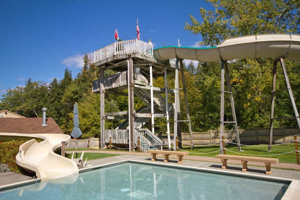 Seasonal outdoor pool, pool umbrellas