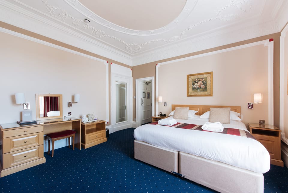 Superior Triple Room, Garden View (Club) | Desk, iron/ironing board, free WiFi, bed sheets