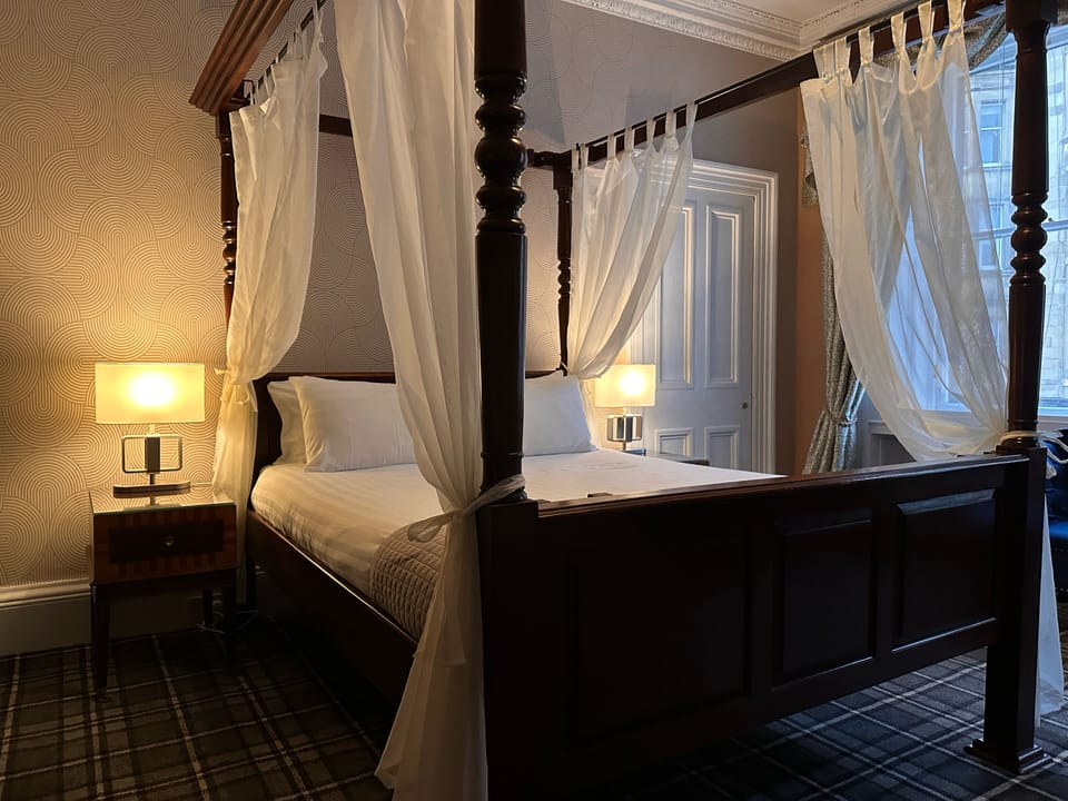 Luxury Double Room, Ensuite, City View | Iron/ironing board, free WiFi, bed sheets