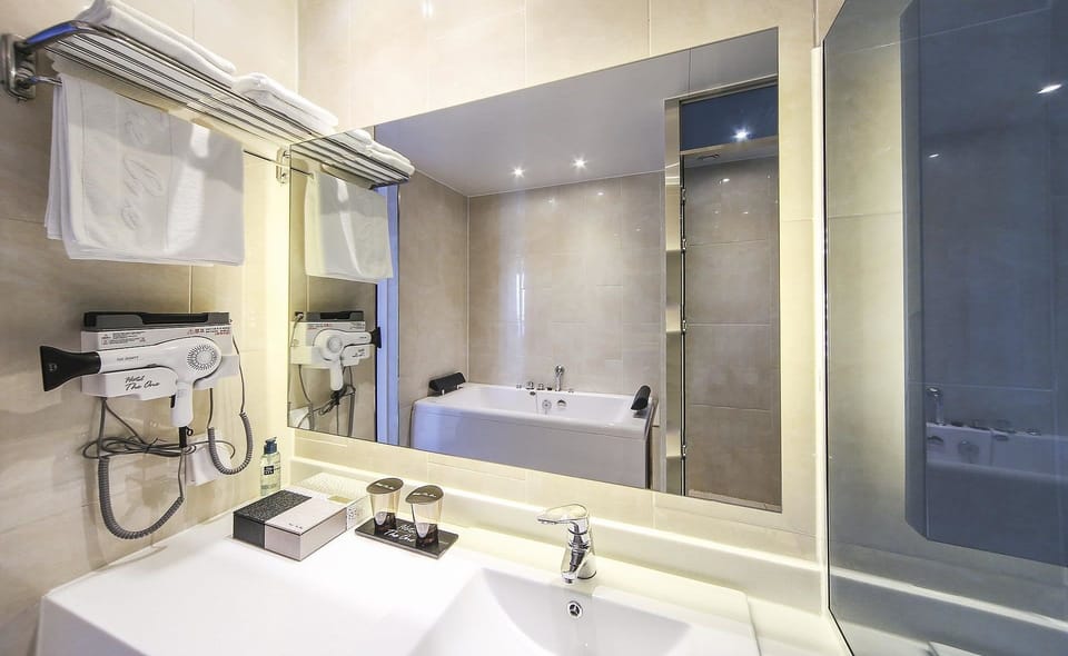 VIP | Bathroom sink