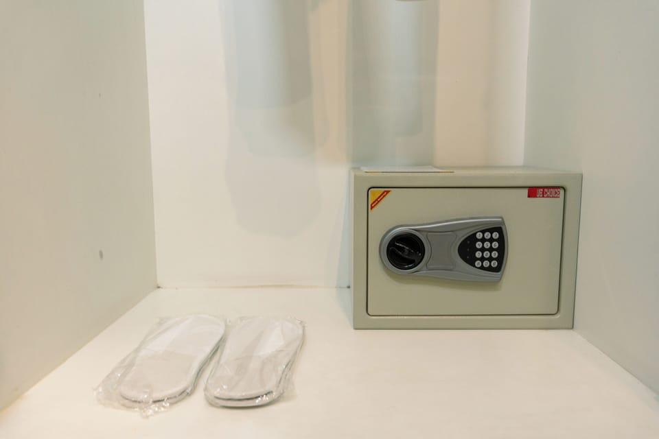Deluxe Double Room, Private Bathroom | In-room safe, individually decorated, blackout drapes, free WiFi
