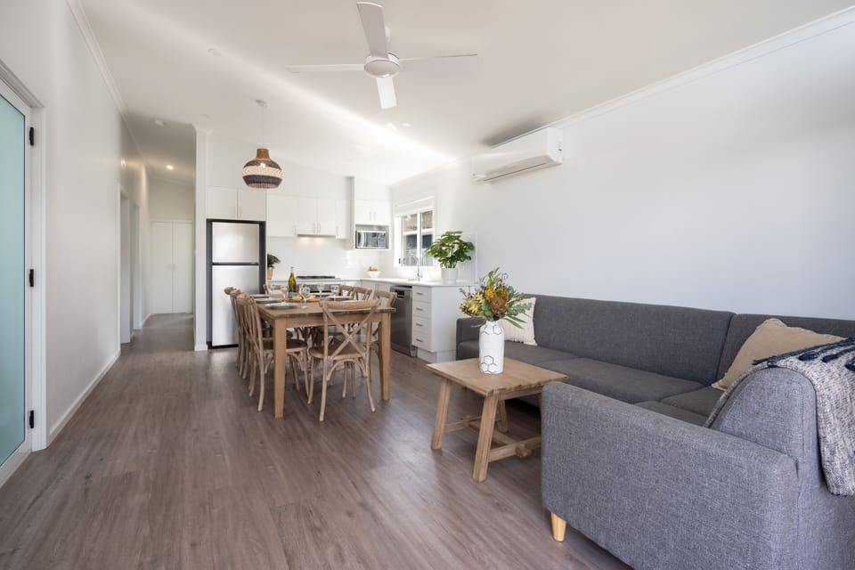  Premium Beachfront Villa (3BR) | Living area | Flat-screen TV