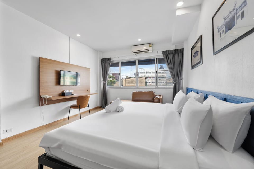 Deluxe Double Room | In-room safe, blackout drapes, soundproofing, free WiFi