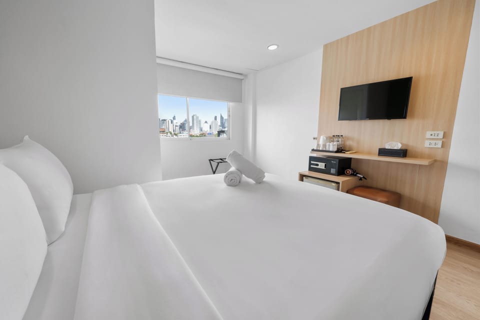 Standard Double Room | In-room safe, blackout drapes, soundproofing, free WiFi