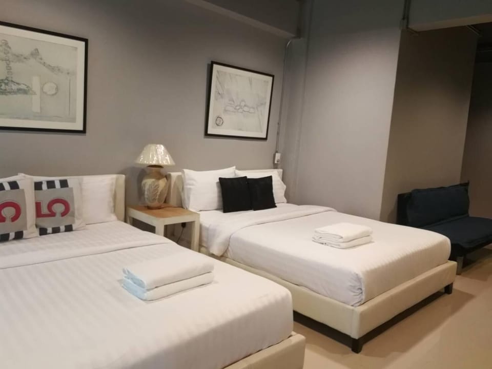 Quadruple Room | Hypo-allergenic bedding, free WiFi, bed sheets