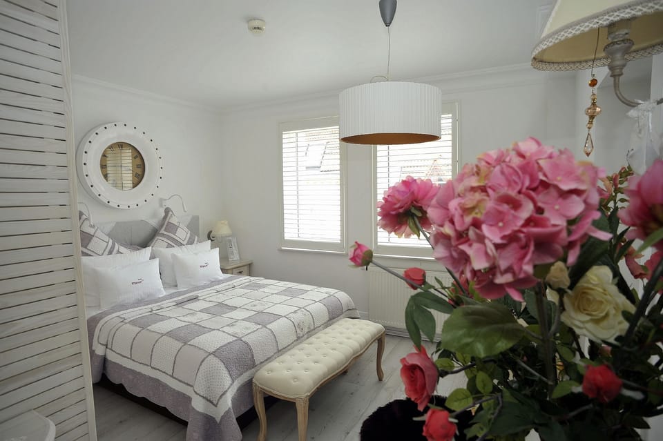 Apartment | Egyptian cotton sheets, Select Comfort beds, desk, laptop workspace