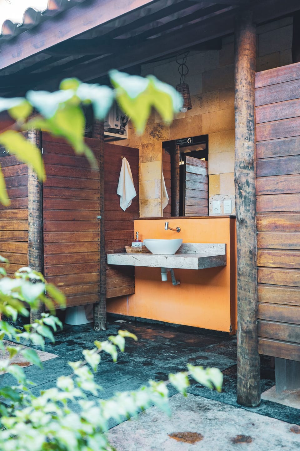 Comfort Room, 1 Bedroom, Private Bathroom, Ground Floor (com ventilador) | Bathroom | Shower, towels, soap, toilet paper