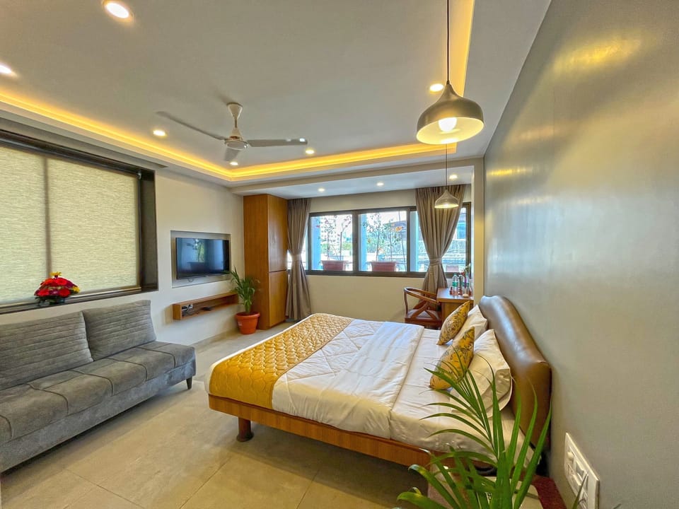 Superior Double Room | Desk, rollaway beds, free WiFi